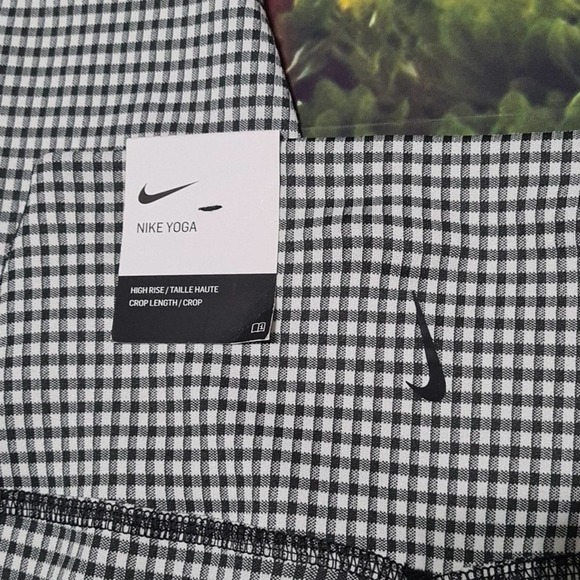 Nike Yoga Workout Leggings Size XS NWT - Picture 8 of 8
